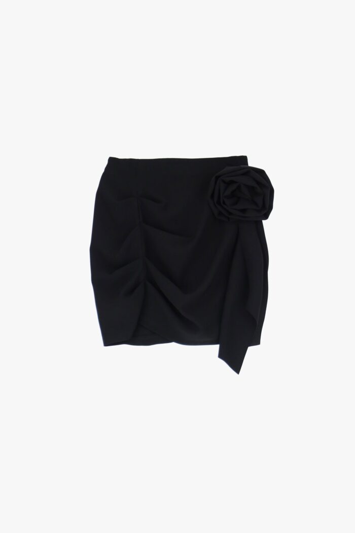 SAIA PRETA COM APLICAÇÃO DE ROSA IMPERIAL - Image 2