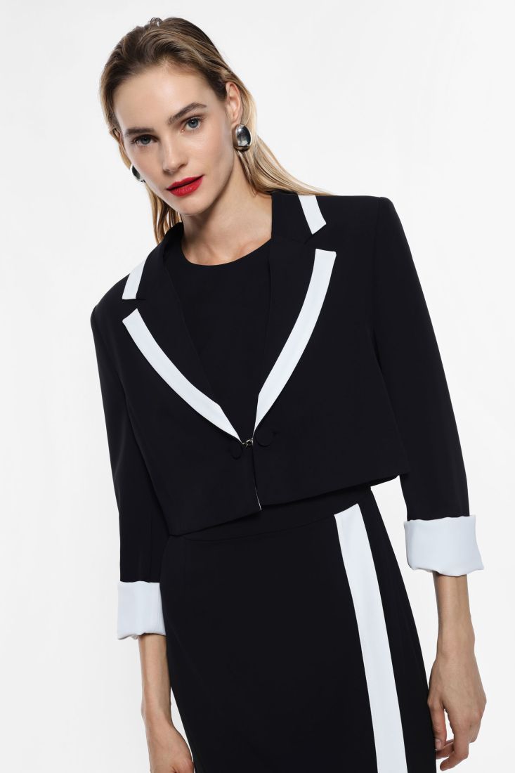 01900_JAQ7IGC_IF_8 BLAZER CURTO PRETO COM LAPELA BRANCA MPERIAL - Image 1