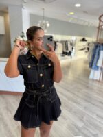 CAMISA EM GANGA COM BOTÕES DOURADOS PONTO CHIC