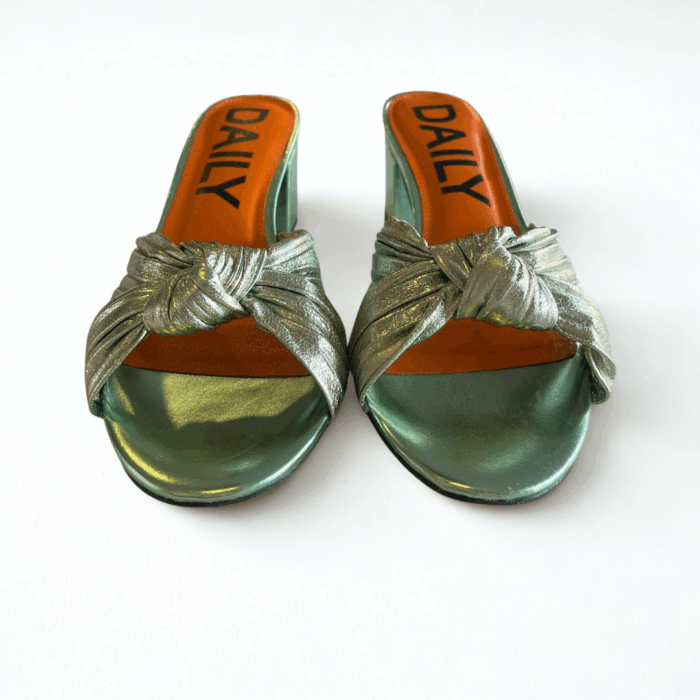 MULE VERDE METÁLICA CRISTINA FERREIRA - Image 2