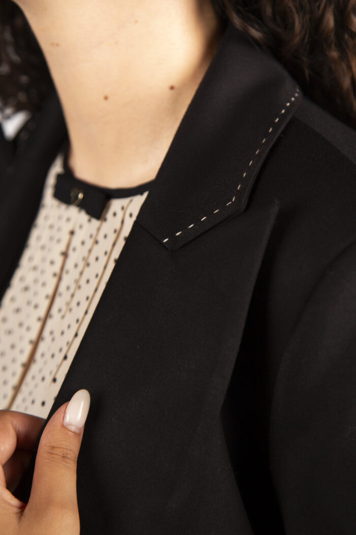 BLAZER PRETO COM DETALHE DE COSTURA SILVINA CAMPOS - Image 8