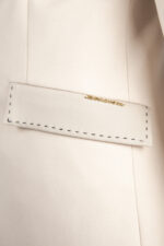 BLAZER BEGE COM DETALHE DE COSTURA SILVINA CAMPOS - Image 6