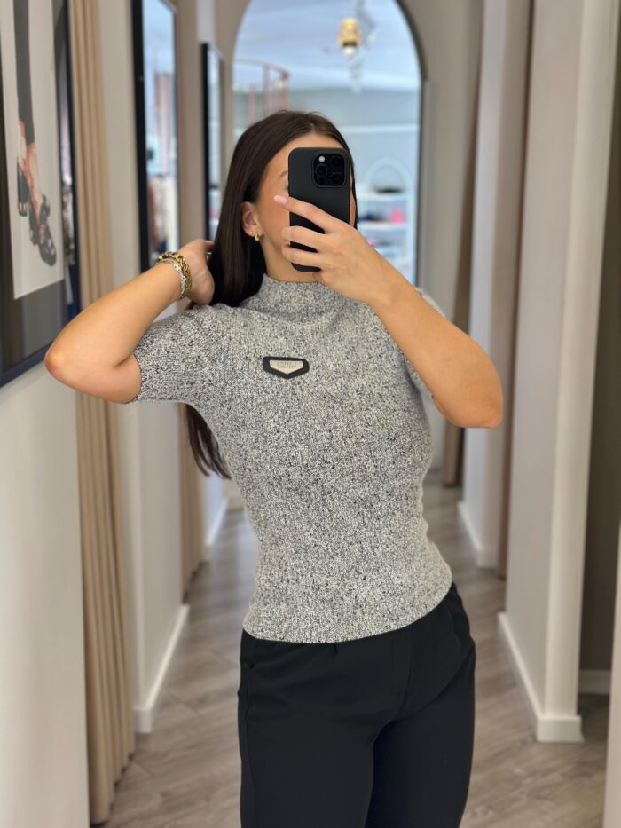 CAMISOLA CINZA EM MALHA LANÇA PERFUME - Image 1