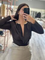 TOP CASTANHO COM DRAPEADO E ARGOLA DOURADA PONTO CHIC - Image 2