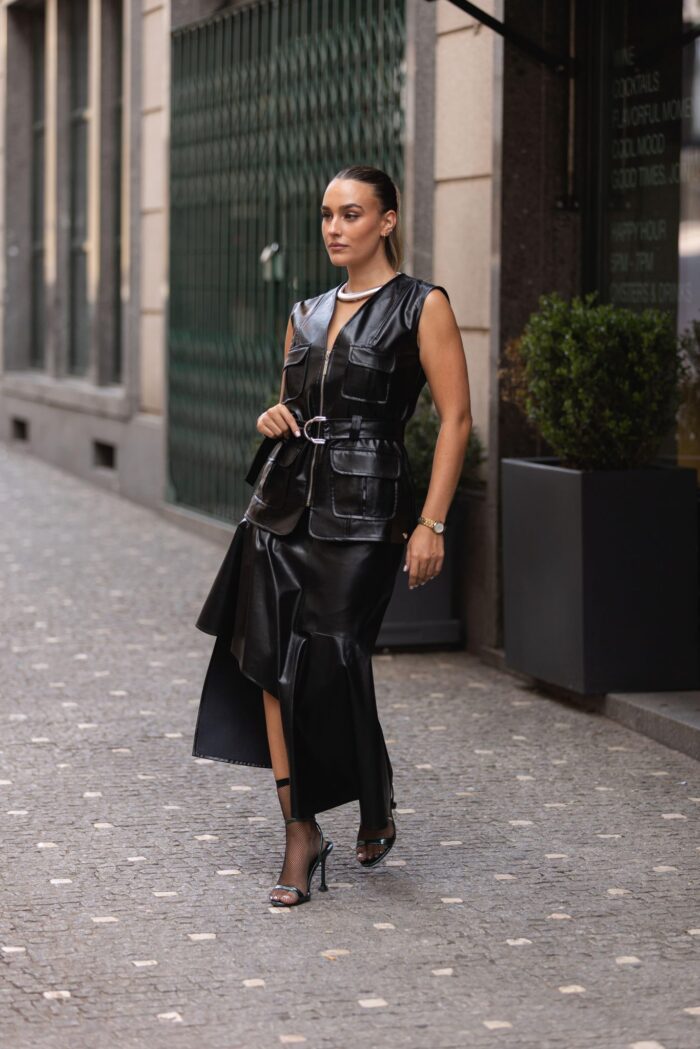 COLETE PRETO EM EFEITO PELE COM CINTO MISS YOU - Image 3