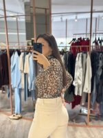 CALÇA SARJA COM BOLSOS LANÇA PERFUME - Image 4