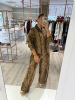 CALÇAS TIE-DYE COM BOLSOS PONTO CHIC