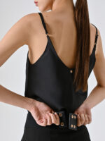 CINTO PRETO COM FIVELA DOURADA E CRISTAIS RINASCIMENTO - Image 3