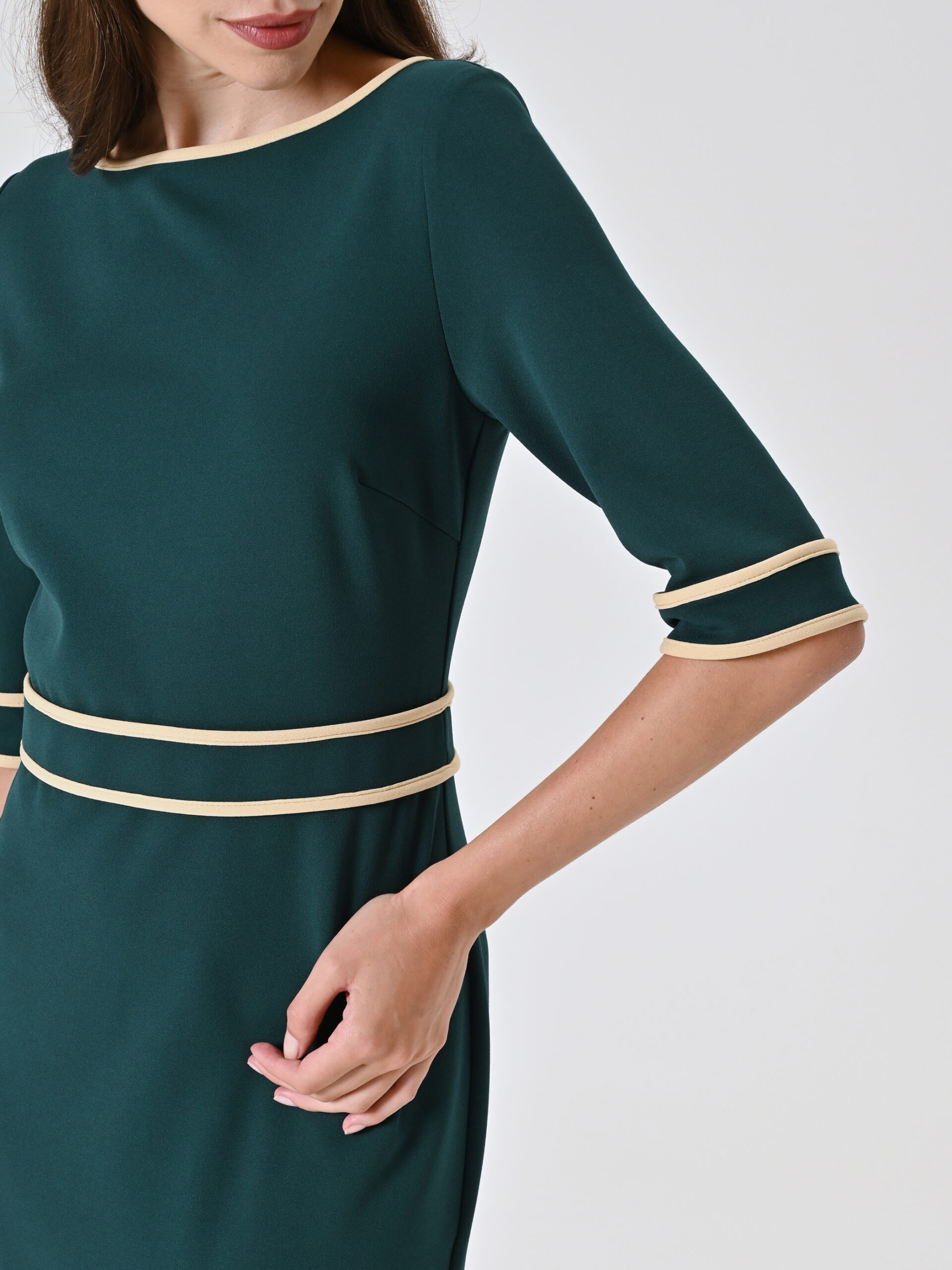 CFC0125391003B492_in_i5_07160226 VESTIDO VERDE COM VIVOS EM CONTRASTE RINASCIMENTO - Image 2