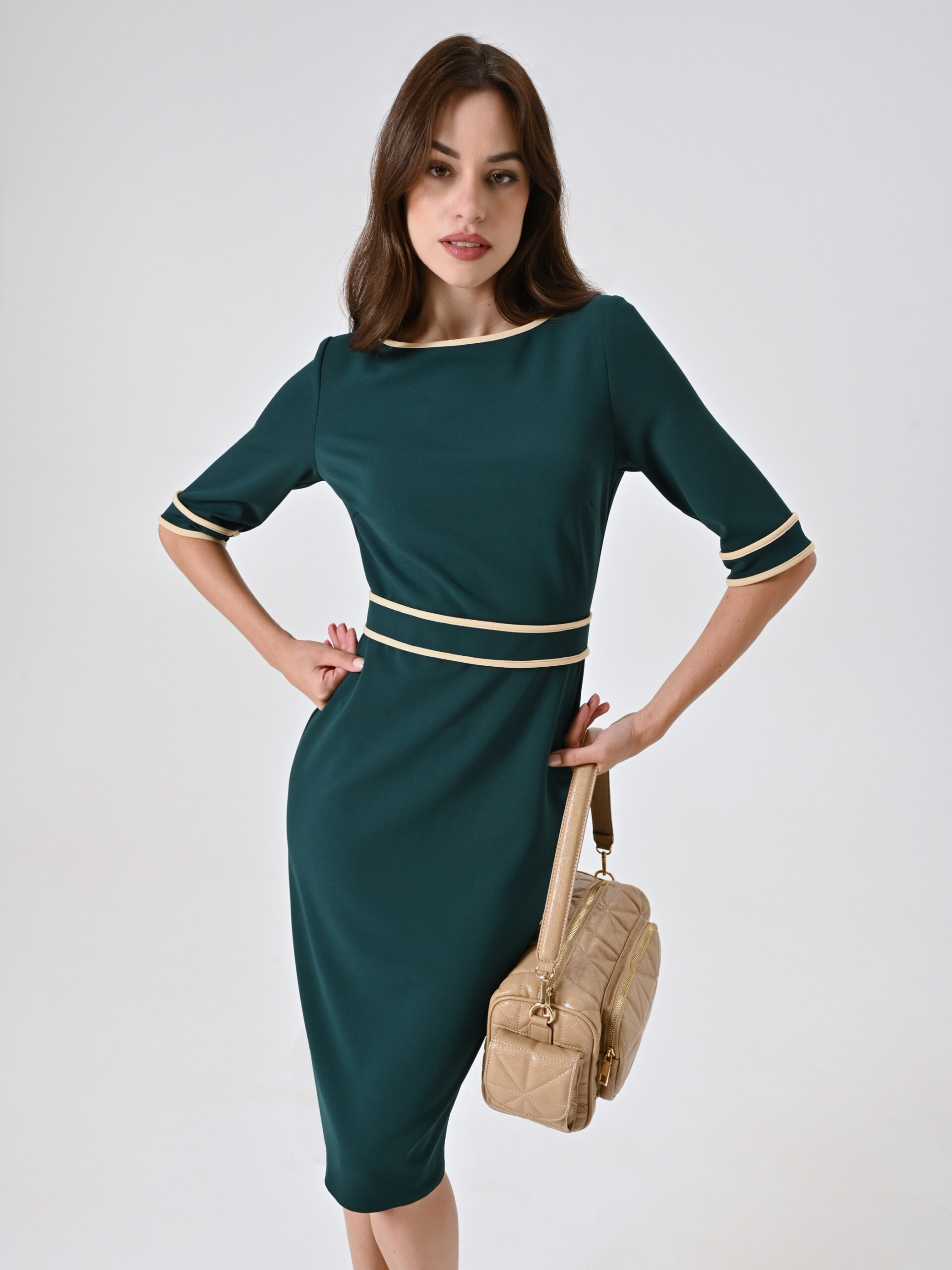 CFC0125391003B492_sp_e1_07160226 VESTIDO VERDE COM VIVOS EM CONTRASTE RINASCIMENTO - Image 1