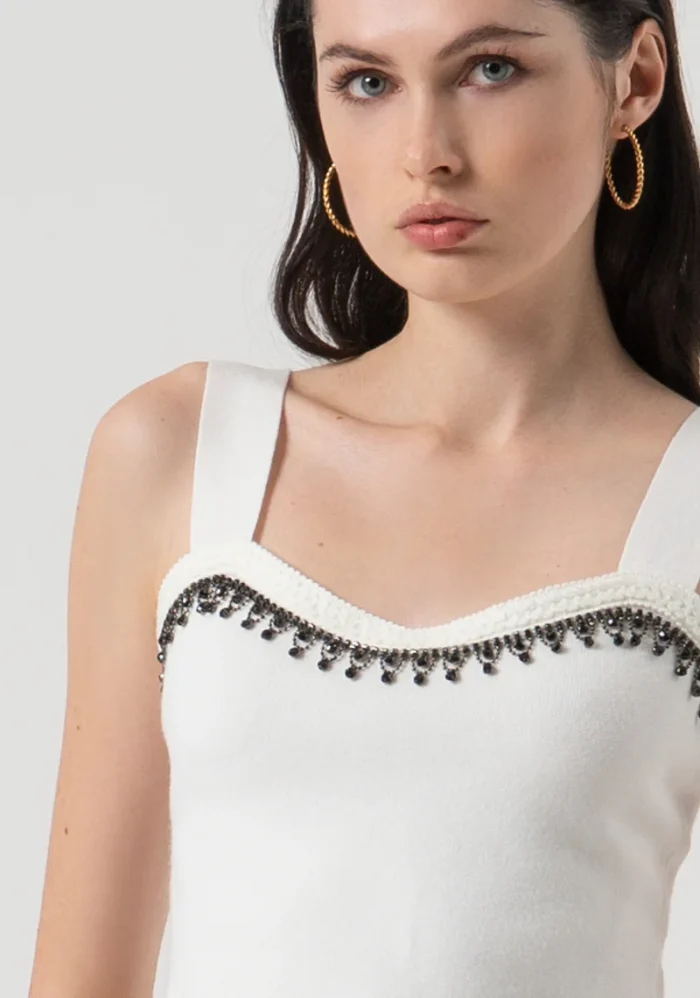TOP BRANCO COM APLICAÇÕES DE MIÇANGAS FRACOMINA - Image 2