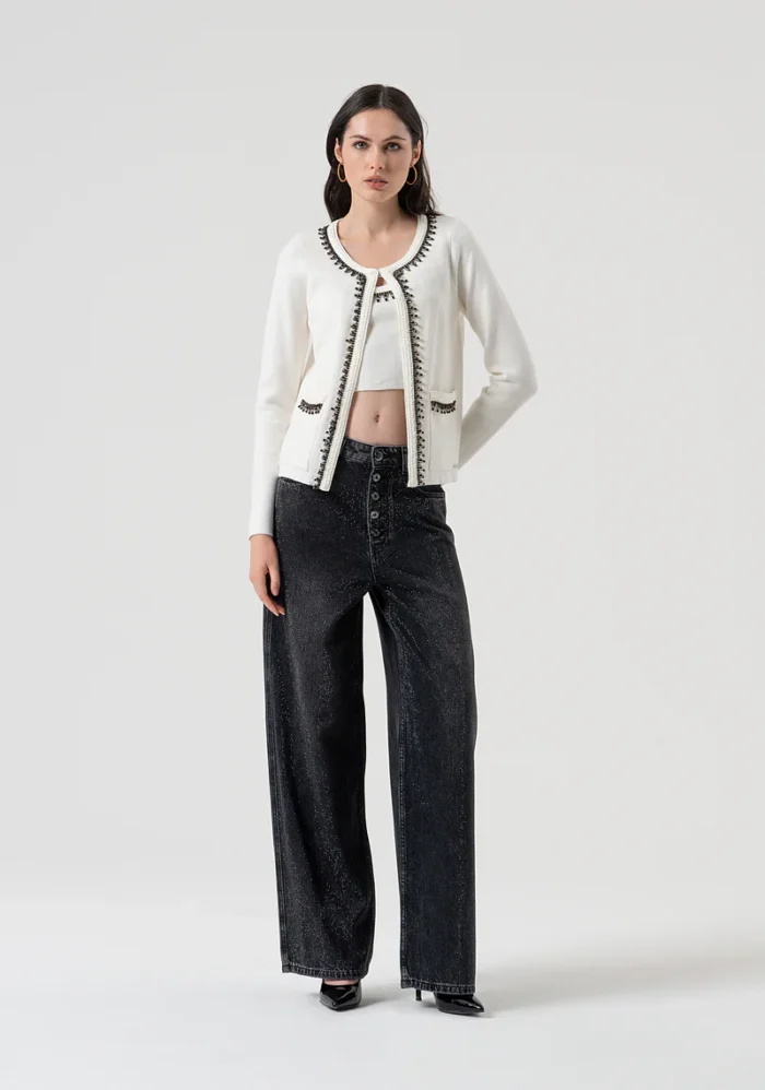 CARDIGAN BRANCO COM APLICAÇÃO DE MIÇANGAS FRACOMINA - Image 3