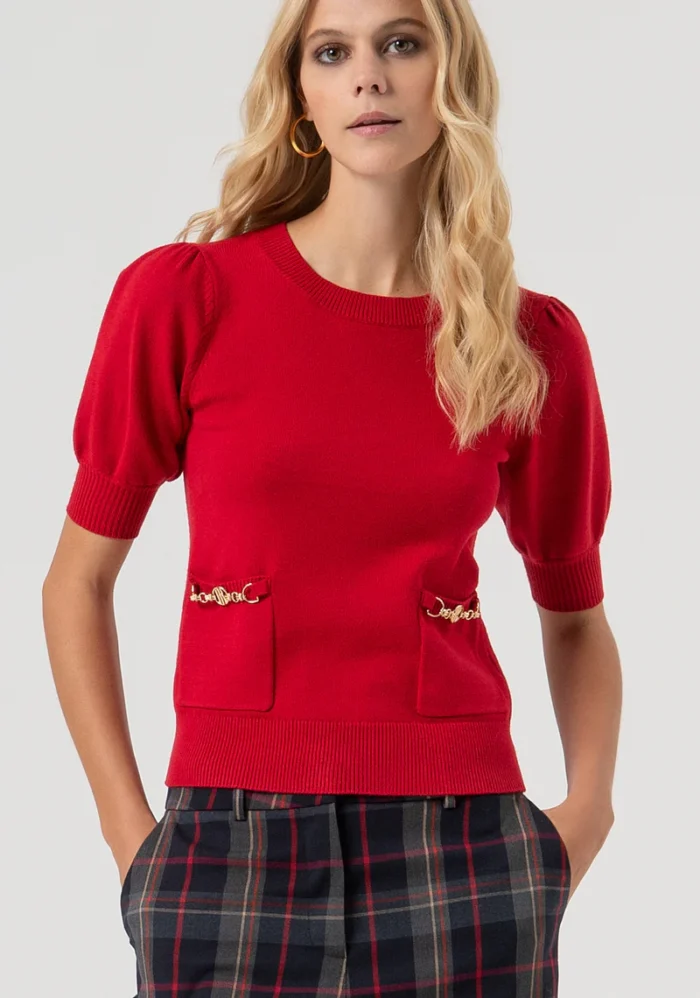 CAMISOLA VERMELHA COM MANGAS CURTAS E DETALHE DE APLICAÇÕES FRACOMINA - Image 1