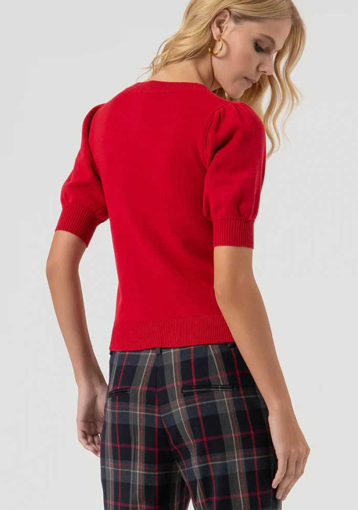 CAMISOLA VERMELHA COM MANGAS CURTAS E DETALHE DE APLICAÇÕES FRACOMINA - Image 4