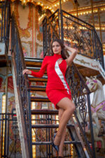 VESTIDO CURTO ASSIMÉTRICO VERMELHO LANÇA PERFUME - Imagen 2