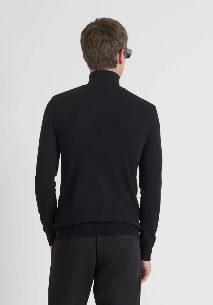 CAMISOLA GOLA ALTA PRETA ANTONYMORATO - Image 2