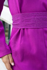 VESTIDO MIDI BERINGELA COM CINTO DE BRILHANTES LANÇA PERFUME - Imagen 4