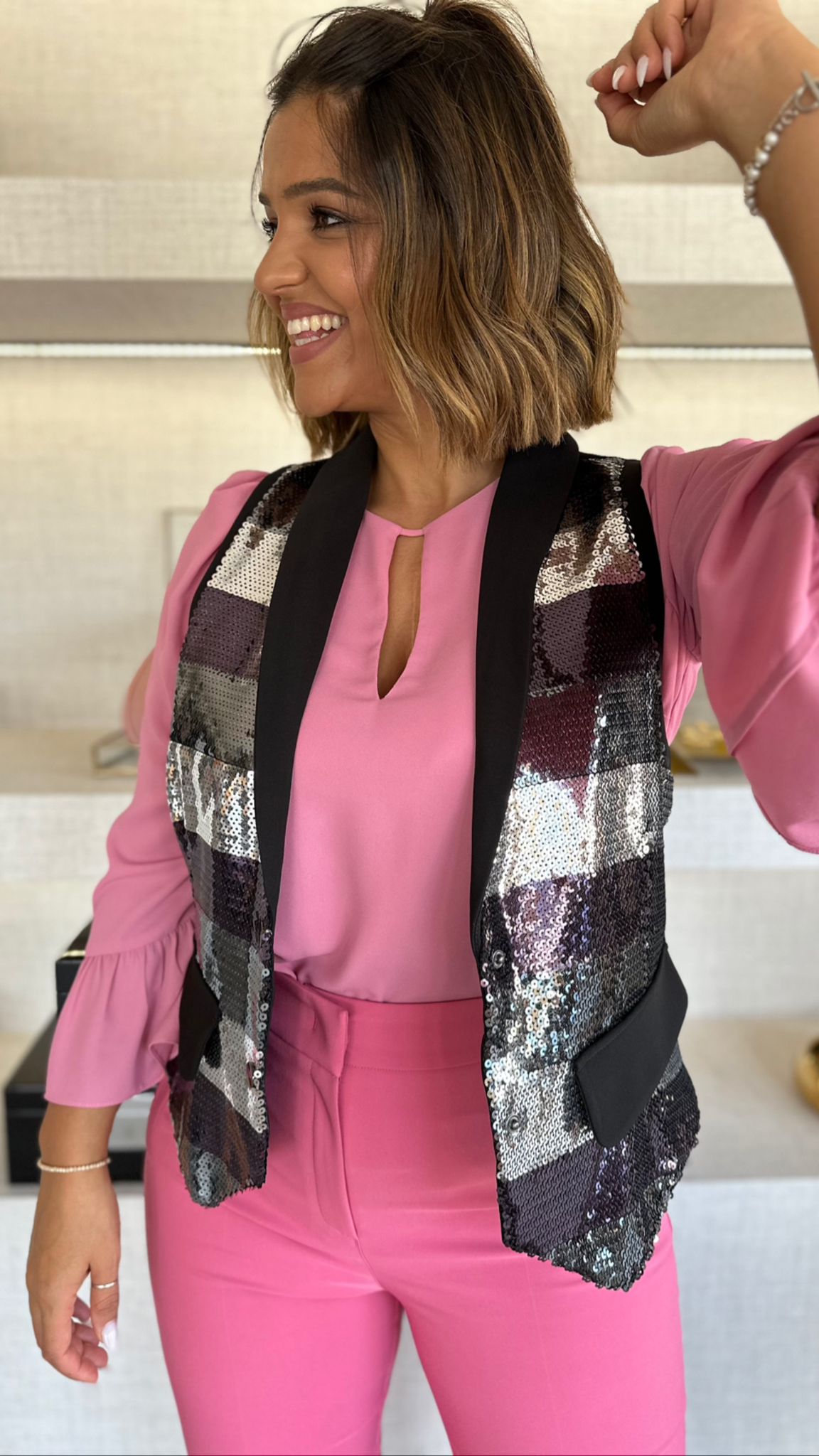 WhatsApp-Image-2023-11-24-at-10.08.02 COLETE LANTEJOULAS SILVINA CAMPOS - Image 1