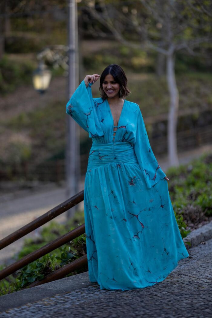 VESTIDO LONGO AZUL MANGA FLARE LANÇA PERFUME - Imagen 1