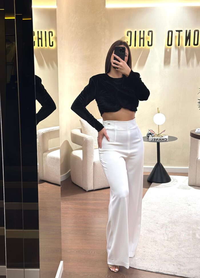 TOP PRETO EM VELUDO SAHOCO - Image 1