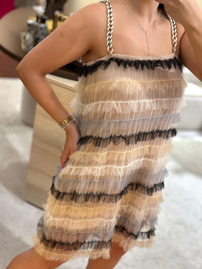 VESTIDO EM CAMADAS DE TULE ALÇAS EM CORRENTE SAHOCO - Image 3