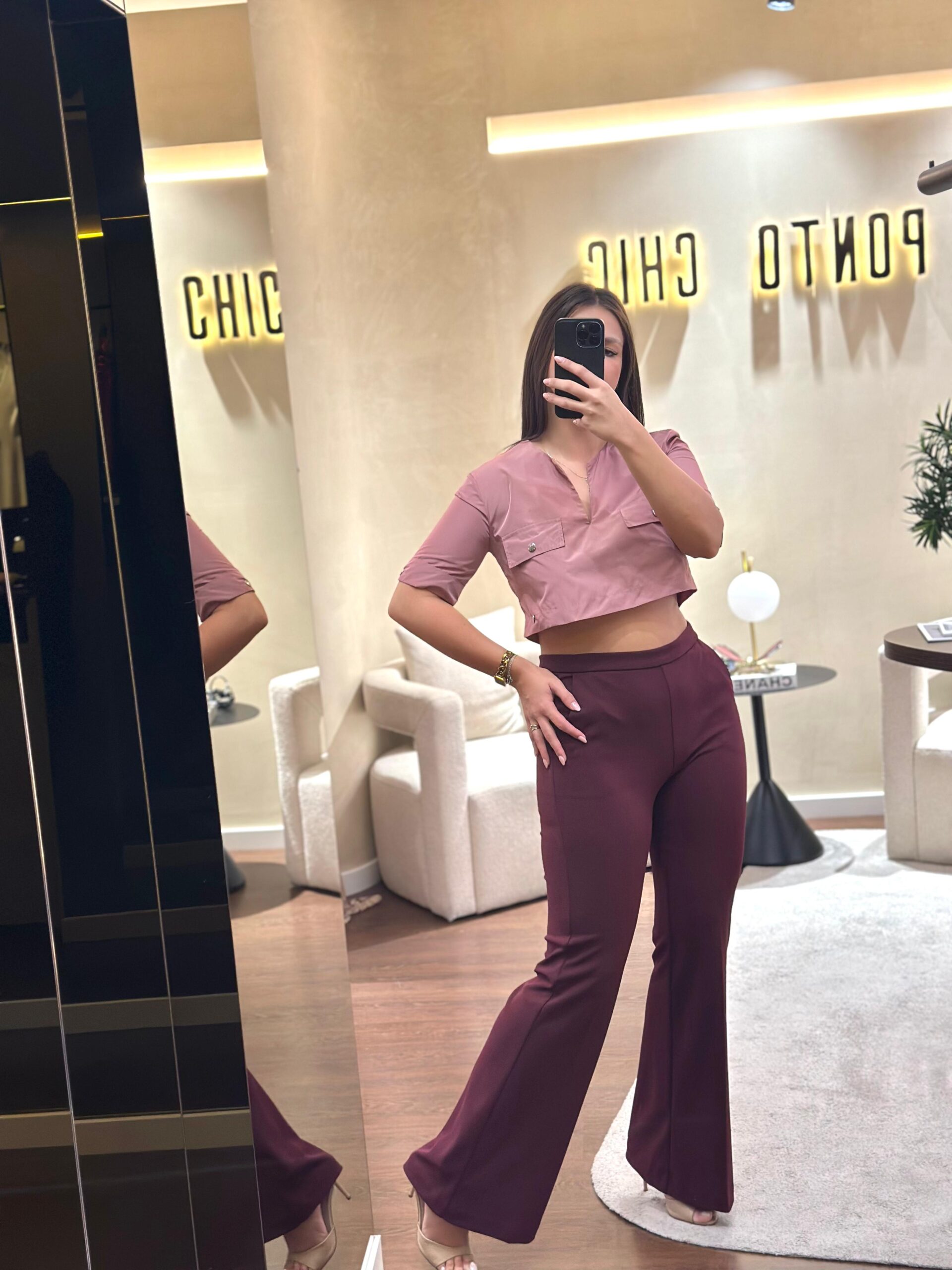 WhatsApp Image 2025-09-19 at 16.59.32 CALÇAS BORDÔ FLARE IMPERIAL - Image 1