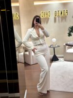 BLAZER CURTO CREME COM DETALHE DE FIVELA RINASCIMENTO