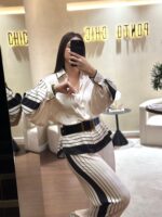 BLUSA CREME COM PADRÃO DE RISCAS SAHOCO