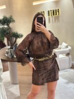 BLUSA DE RENDA CASTANHA GOLA SUBIDA RINASCIMENTO