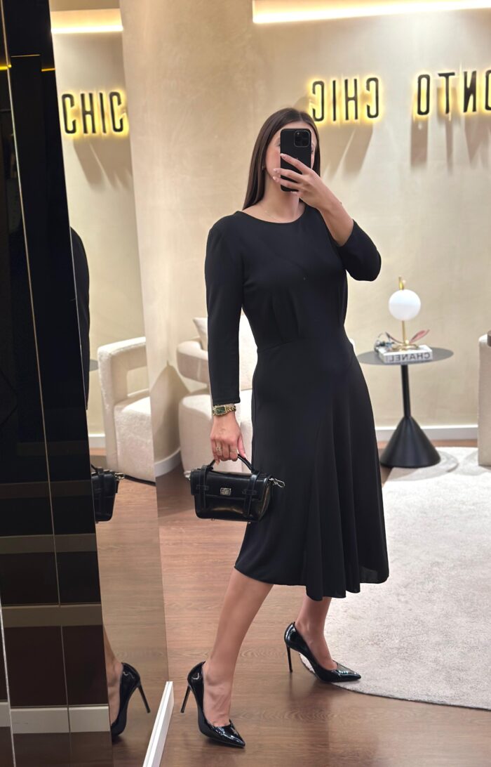 VESTIDO PRETO MANGA COMPRIDA RINASCIMENTO - Image 1
