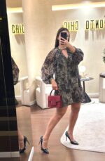 VESTIDO ESTAMPADO COM TRANSPARÊNCIAS SAHOCO