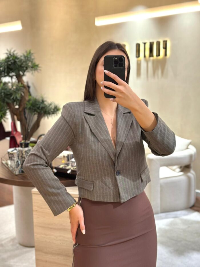 BLAZER CURTO CINZA A RISCA DIPLOMÁTICA RINASCIMENTO - Image 3