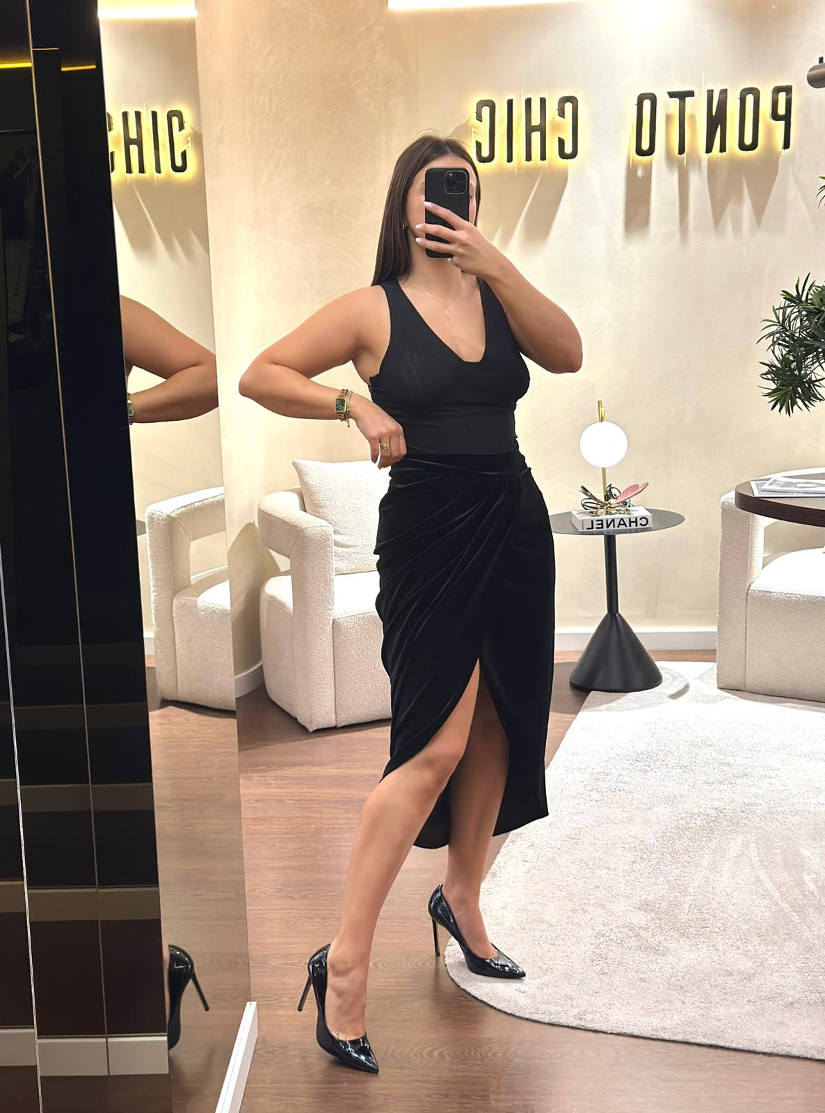 WhatsApp Image 2025-10-08 at 12.14.23 (2) SAIA AVELUDADA PRETA RINASCIMENTO - Image 1