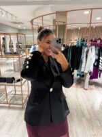 BLAZER PRETO COM BOTÕES DOURADOS PONTO CHIC