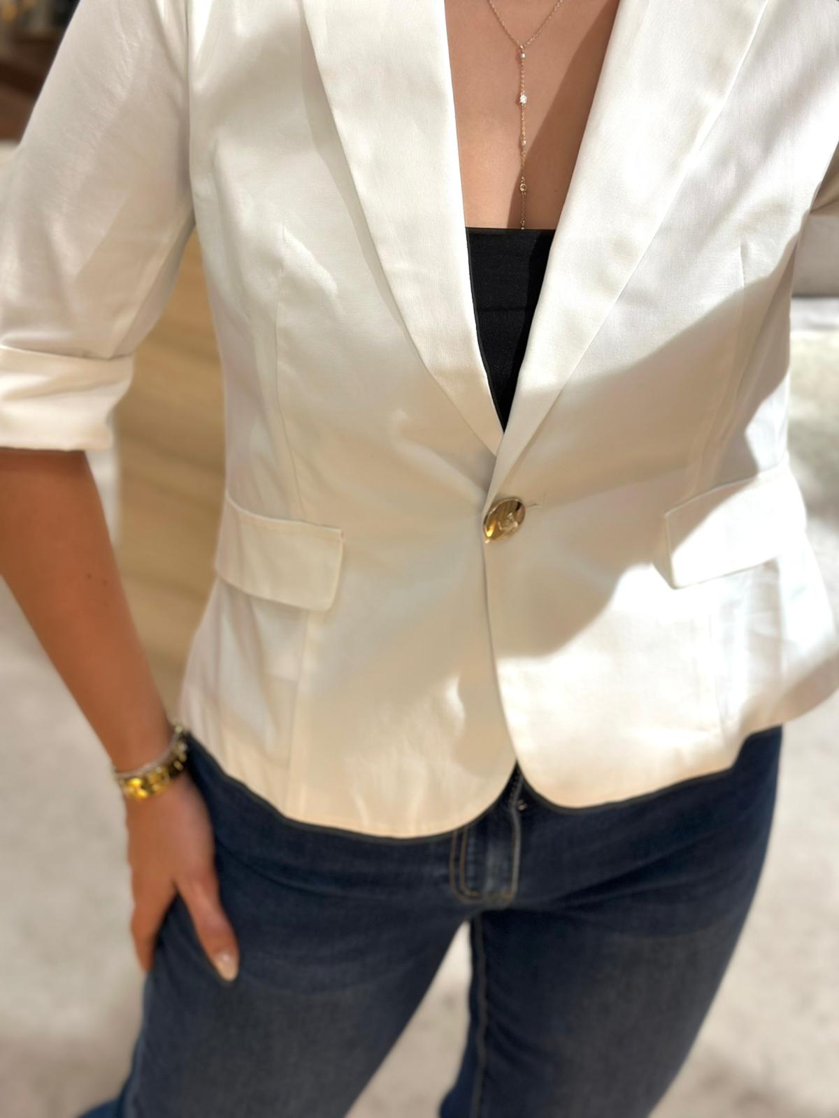 WhatsApp Image 2025-10-15 at 16.34.27 BLAZER BRANCO CURTO RINASCIMENTO - Image 4