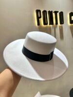 CHAPÉU BEGE COM FITA PRETA SILVINA CAMPOS - Image 2