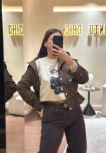 CASACO CASTANHO COM BOTÕES DOURADOS PONTO CHIC