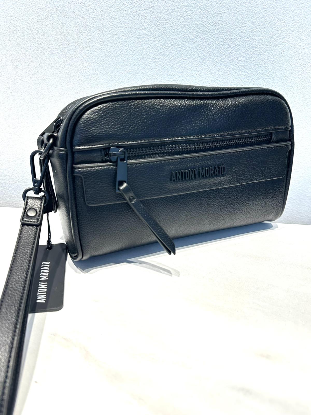 WhatsApp Image 2026-01-22 at 18.42.15 BOLSA PRETA DE MÃO ANTONY MORATO - Image 1