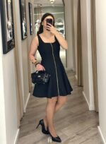 VESTIDO PRETO TEXTURADO COM ZÍPER RINASCIMENTO