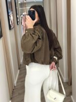 CASACO CURTO CASTANHO EM CAMURÇA SINTÉTICA PONTO CHIC - Image 4