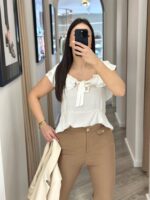 BLUSA BRANCA COM FOLHO E LAÇO MISS YOU