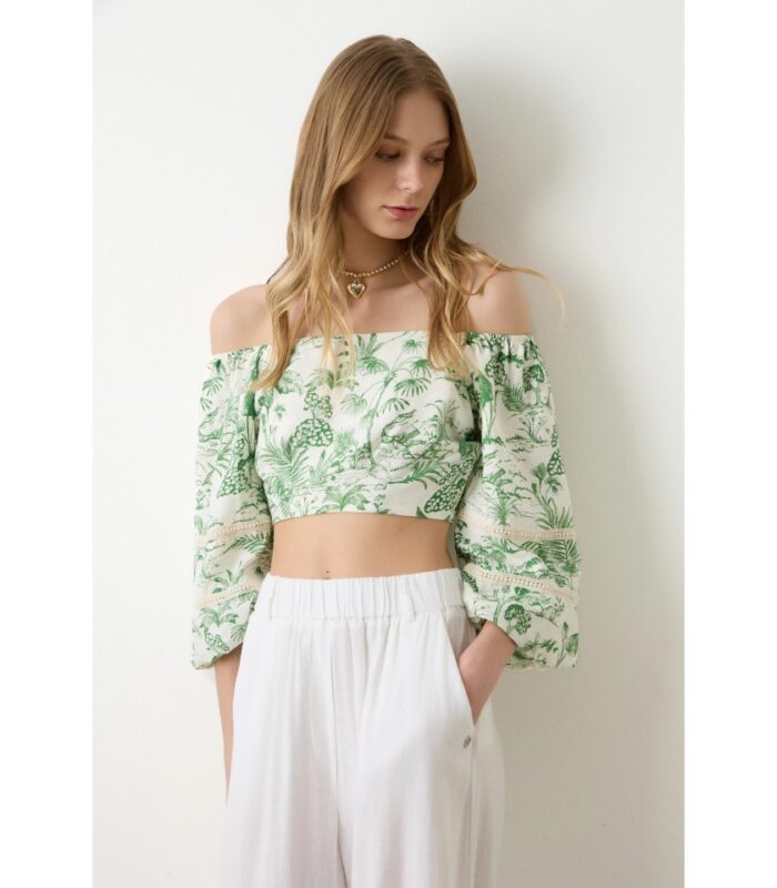 TOP BRANCO COM DETALHES VERDES BSB - Image 1