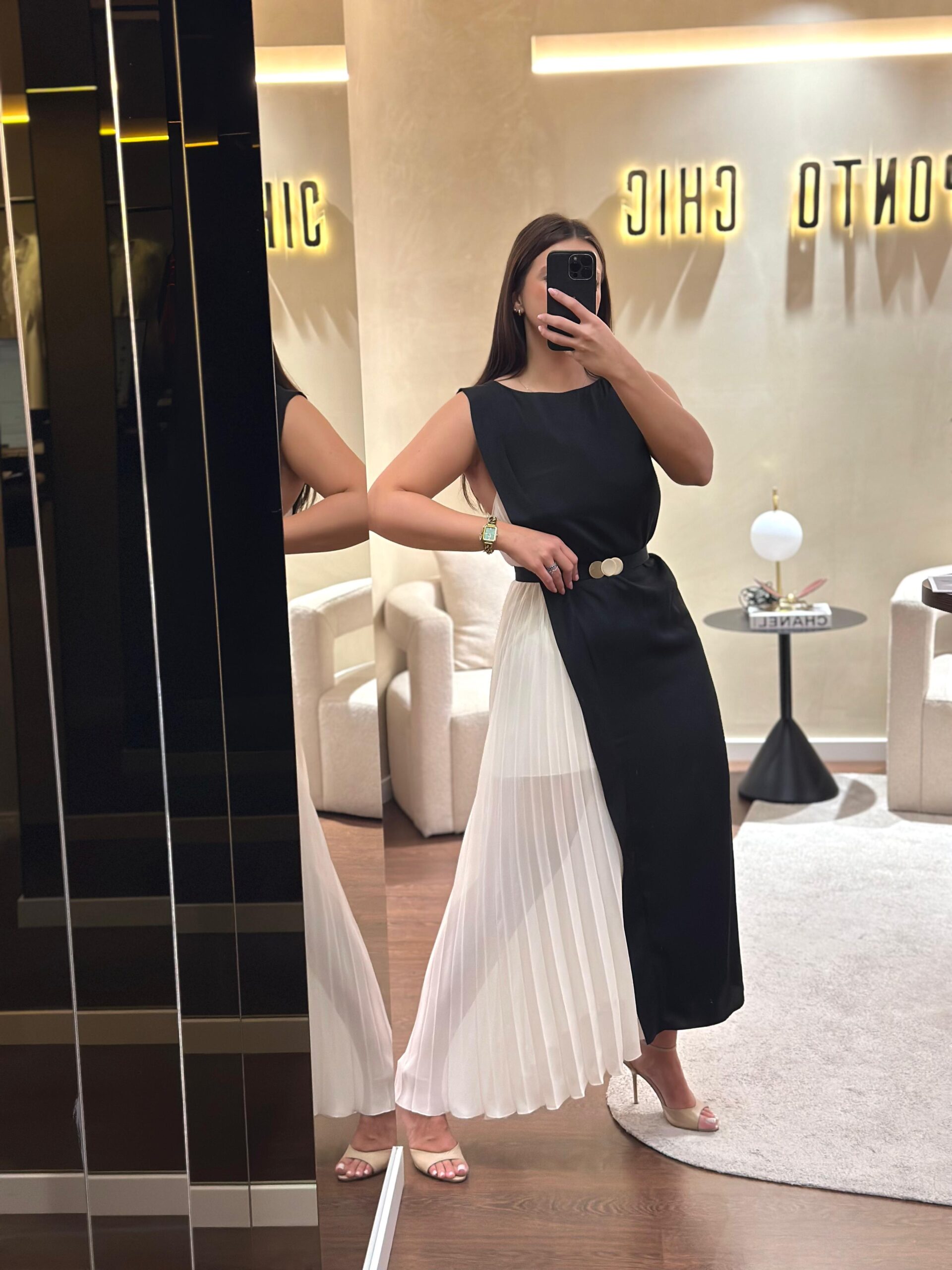 d0a83561-8b4f-450c-a794-b9580289d640 VESTIDO COMPRIDO COM PLISSADO SIMONA CORSELLINI - Image 1