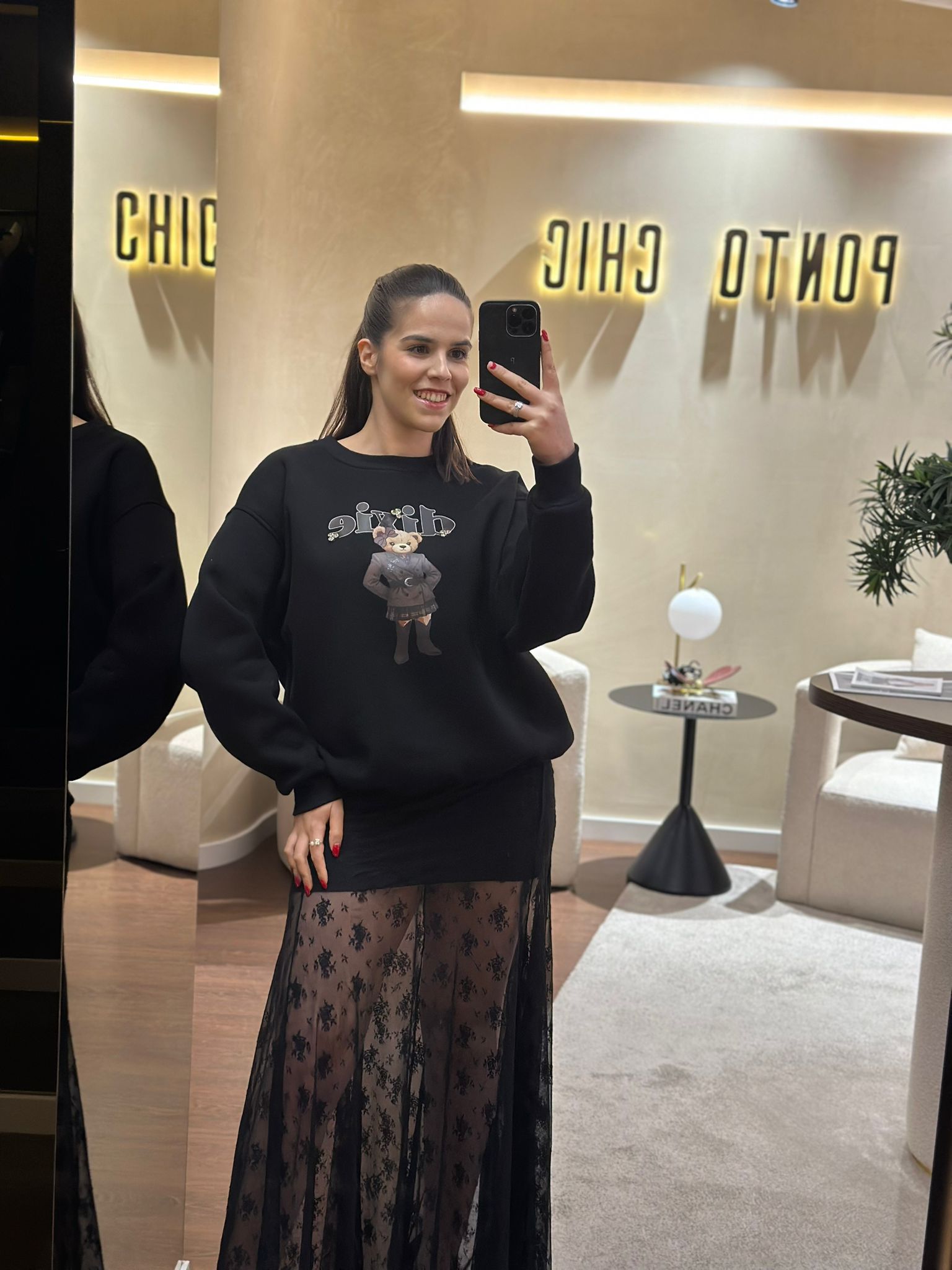 e33e193b-55b4-495a-8509-056502ba74ef SWEAT PRETA URSO COM APLICAÇÕES DIXIE - Image 1