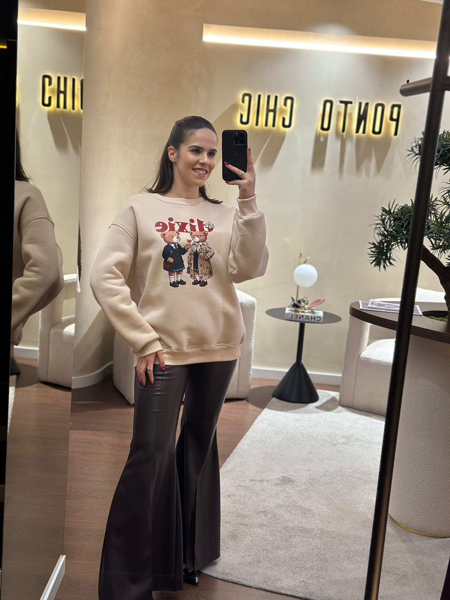 f6e53913-3a91-486d-a5f5-0ecb814e2af6 SWEAT BEGE URSOS COM APLICAÇÃO DIXIE - Image 1
