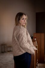 CASACO ACOLCHOADO BEGE COM INTERIOR ESTAMPADO RUGA - Image 3