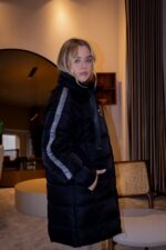 CASACO ACOLCHOADO PRETO COM DETALHE NAS MANGAS GAELLE PARIS - Image 3