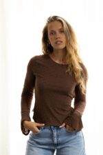 CAMISOLA CASTANHA EM MALHA RENDADA PONTO CHIC