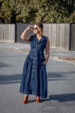 VESTIDO CAMISEIRO SEM MANGAS EM DENIM PONTO CHIC