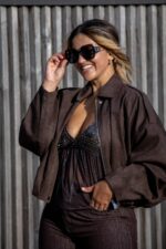 TOP CASTANHO EM TULE COM BORDADO DE LANTEJOULAS PONTO CHIC - Image 4